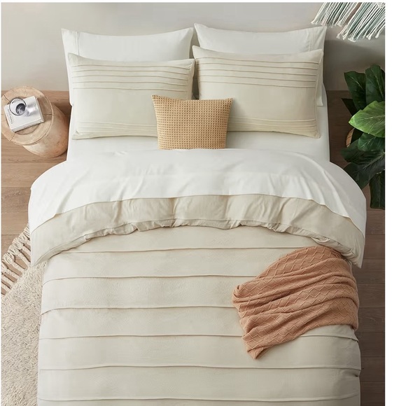 NWT Queen Elegant Cream Duvet Cover with Zipper 3 piece - Picture 5 of 7